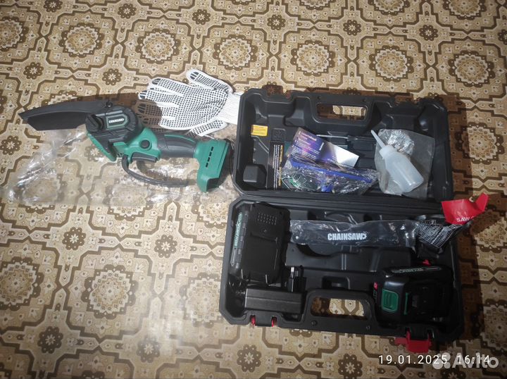 Мини пила аккумуляторная