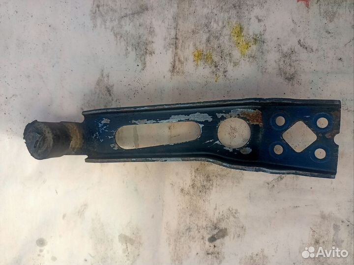 Кронштейн Opel Astra H хэтчбек 2007