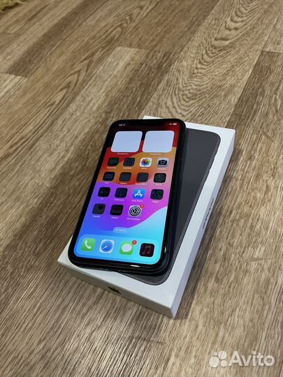iPhone 11, 64 ГБ
