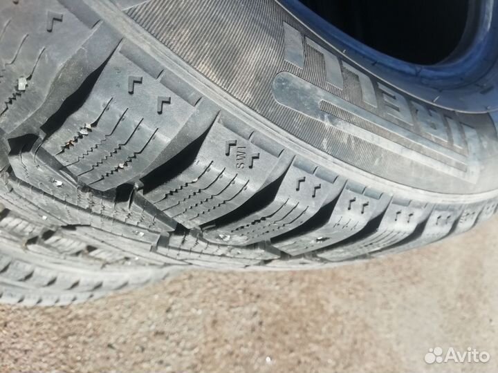 Pirelli Ice Zero 215/55 R17