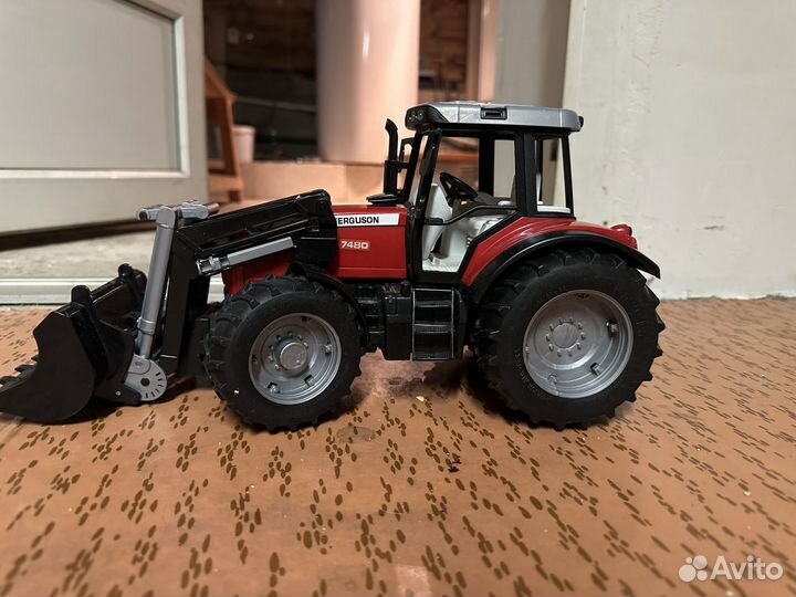 Bruder трактор