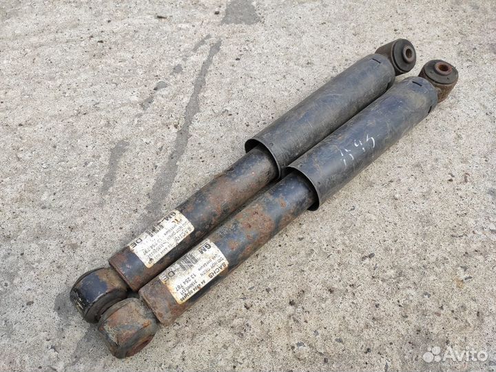 Амортизаторы задние на Opel Vectra C Универсал