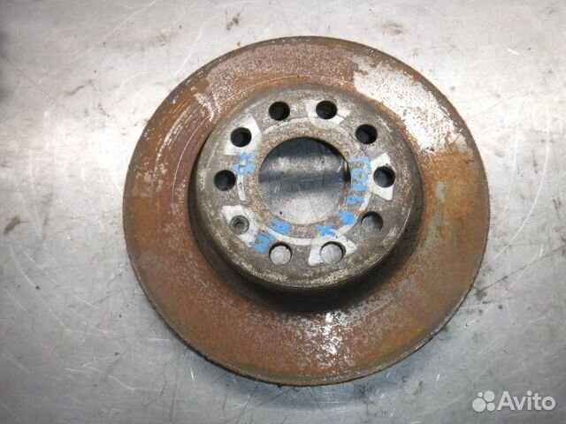 Тормозной диск передний правый Volkswagen Golf