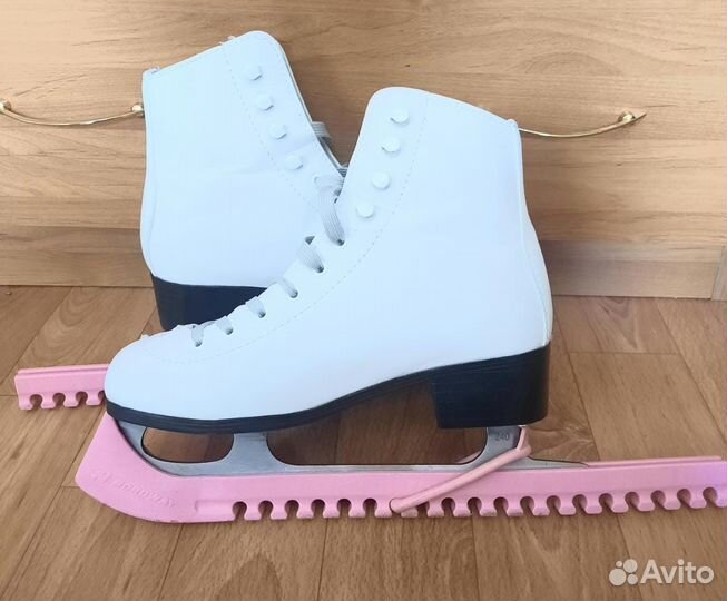 Коньки женские р.39