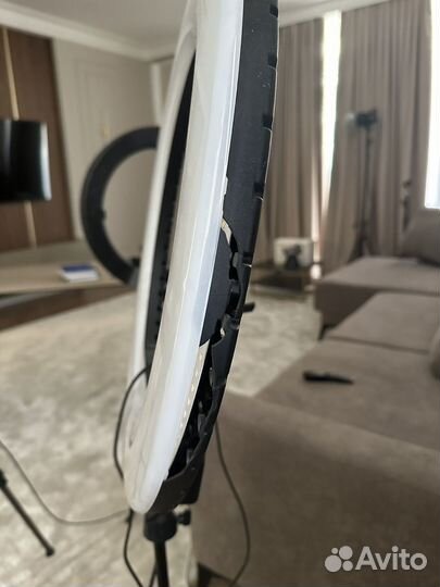 Кольцевая светодиодная лампа