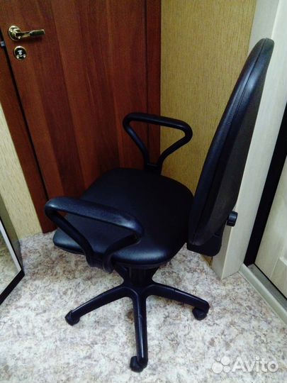 Кресло компьютерное в отличном состоянии