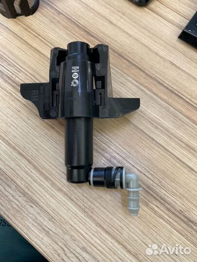 Форсунка омывателя фар RH kia optima lll