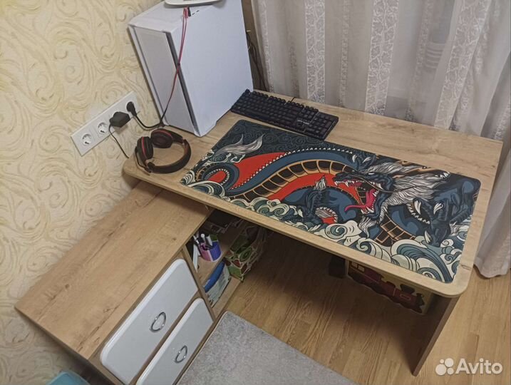 Стол угловой