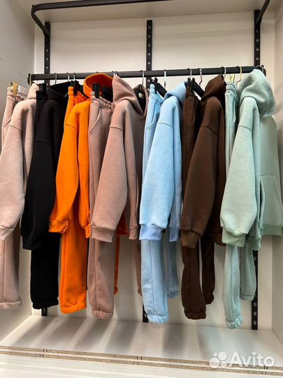 Спортивные костюмы