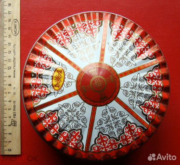 Жестяные банки из-под конфет,кофе