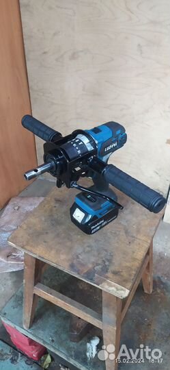 Адаптер для ледобура правого вращения