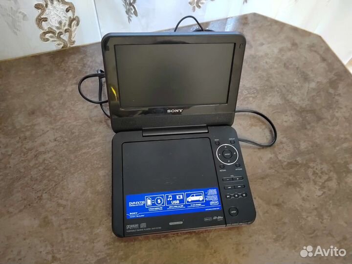 Портативный видеопроигрыватель Sony DVP-FX720