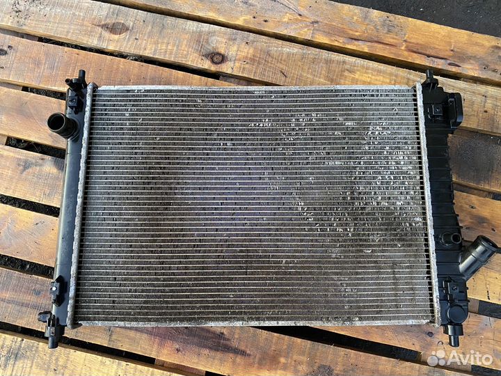 Радиатор охлаждения Chevrolet Aveo T250