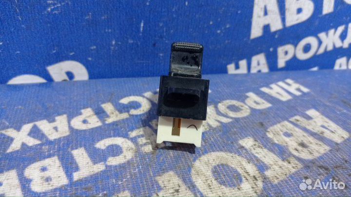 Кнопка стеклоподъемника Hyundai Sonata 4 седан