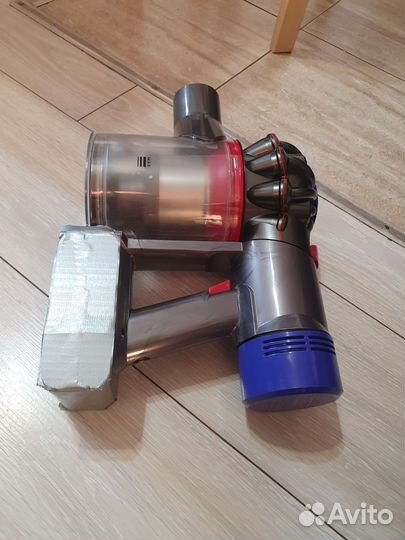 Пылесос Dyson V8