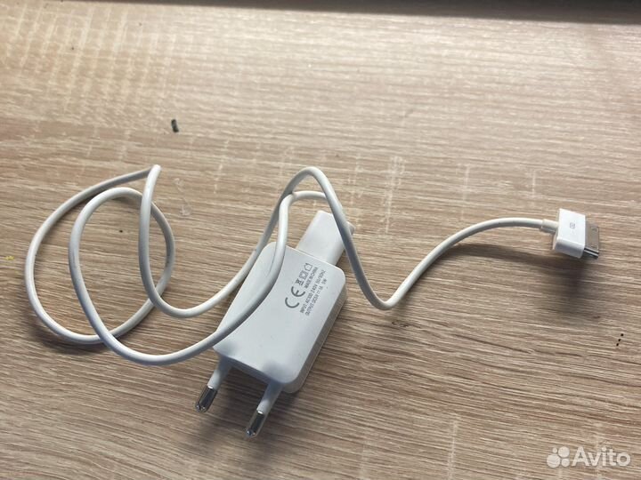 Зарядное устройство на iPhone 4