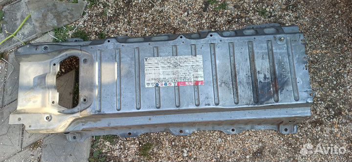 Toyota Prius крышка большого аккумулятора