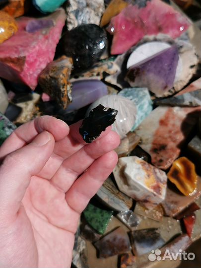 Чёрный Агат, кабошон с диким краем