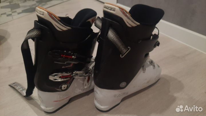 Горнолыжные ботинки