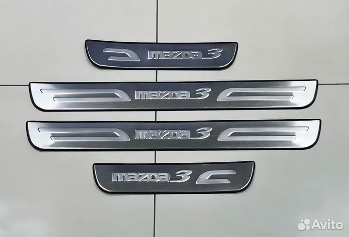 Накладки на пороги хром Mazda 3 (2003-2009г)
