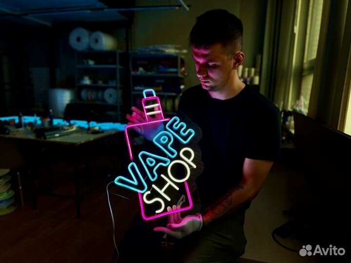 Неоновая вывеска с подсветкой