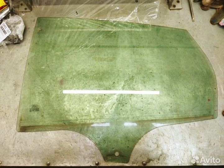 Стекло двери заднее левое Ford Focus 3 хетчбэк 1.6