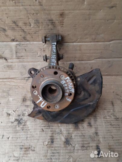 Кулак поворотный передний Фольксваген Венто