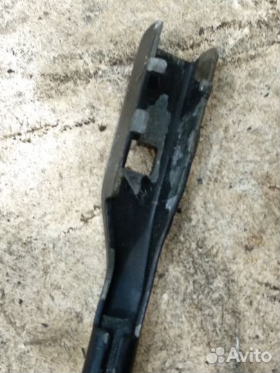 Правый поводок стеклоочистителя (Zotye T600)