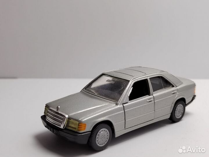 Mercedes benz 190 E (solido) 1/43