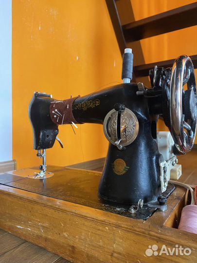 Ручная швейная машинка