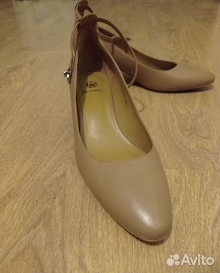 Женские туфли 38.5 размер
