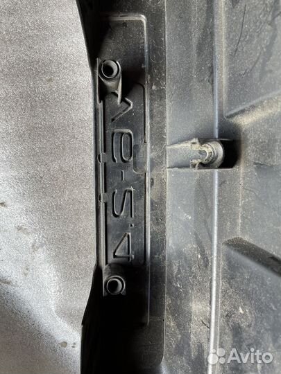 Накладка двигателя 2.4 Audi A6 C6 06E103925