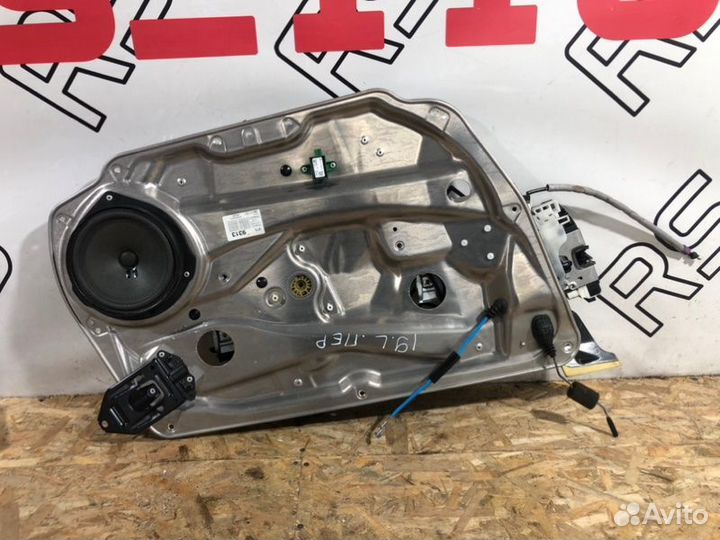 Стеклоподъемник передний левый Mercedes-Benz