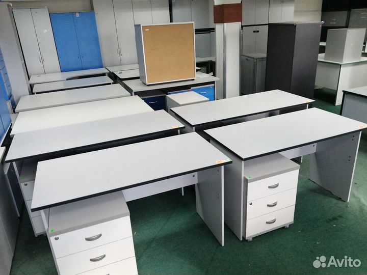 Стол письменный Новый