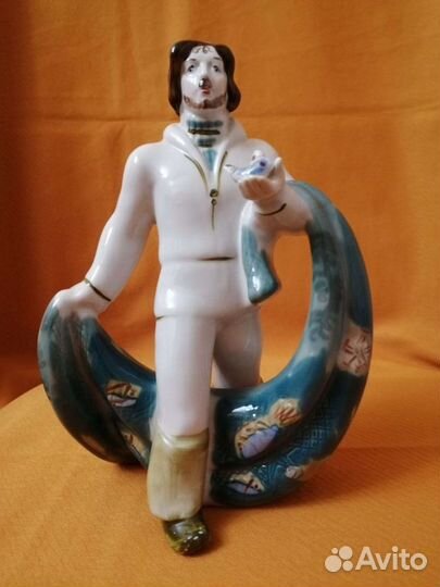 Статуэтка фарфор Рыбак с неводом