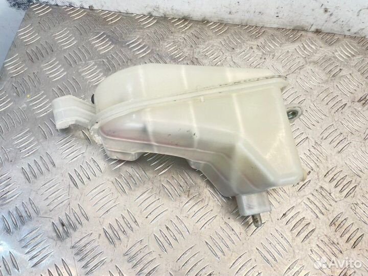 Расширительный бачок Toyota Corolla ZRE151L 1zrfe