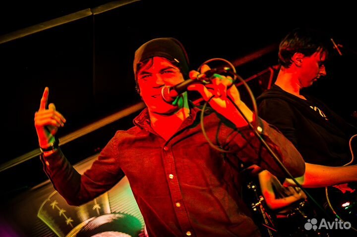 Обучение игре на барабанах, гитаре, вокалу