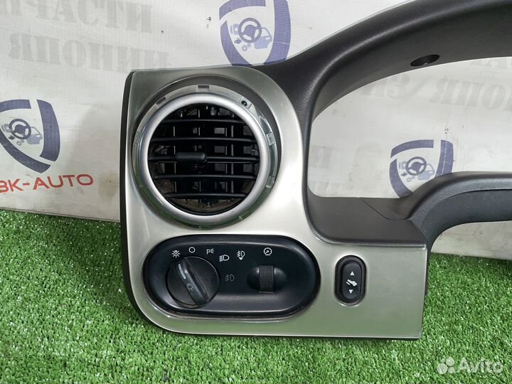 Накладка на панель приборов Ford Expedition 2 U222