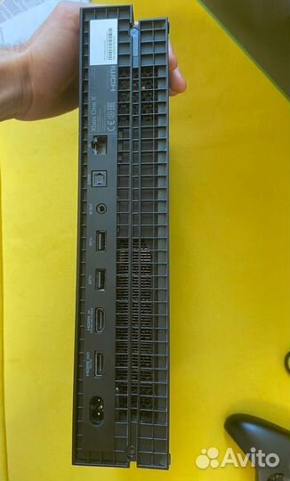 Xbox One X 1TB