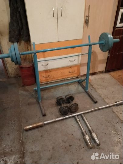 Стойка для штанги,гриф с блинами,гантели и.т.д