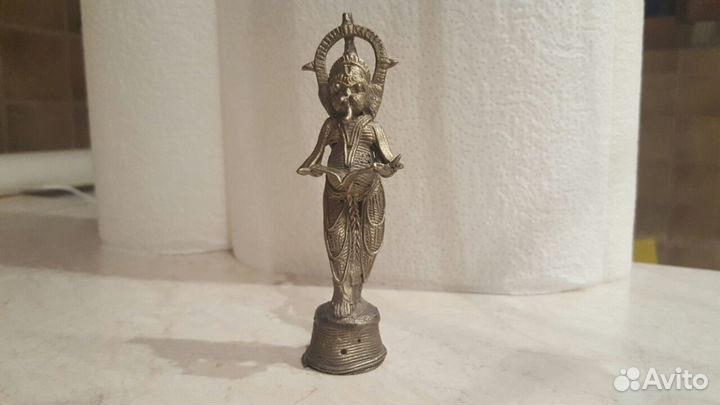 Статуэтки Непал и Гонконг