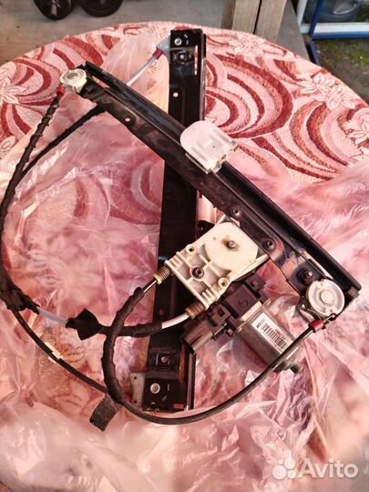 Стеклоподъёмник передний правый на ягуар xf