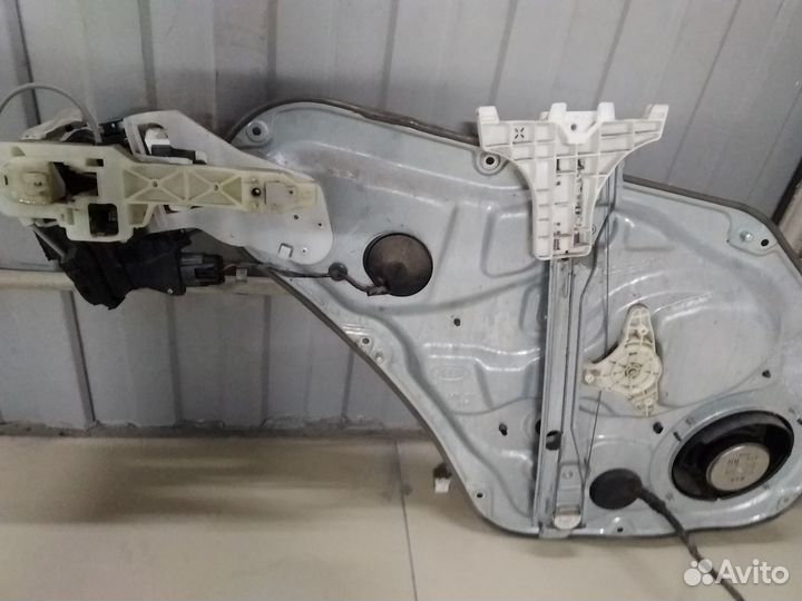 Kia Sorento 2 стеклоподъёмник двери