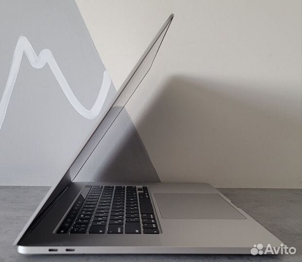 MacBook Pro 16