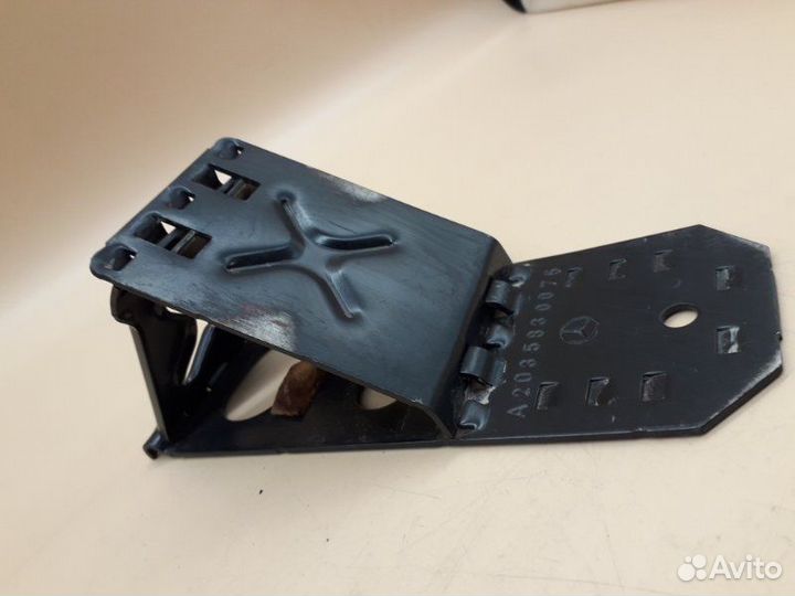 Противооткатный упор Mercedes-Benz Ml-Class