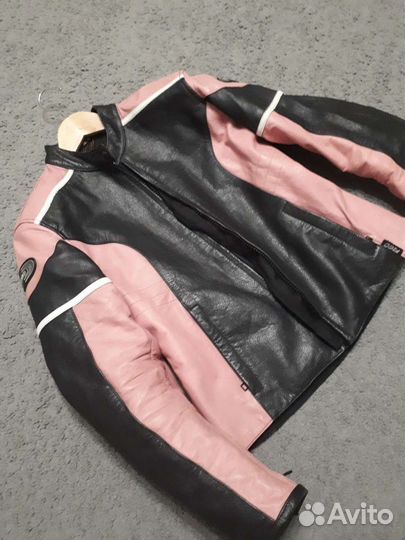 Мотокуртка кожаная женская