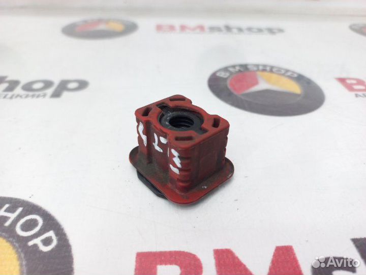 Крепление радиатора Mercedes Benz C220D W205