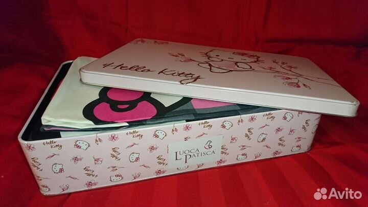 Комплект белья Китти в металлической коробке