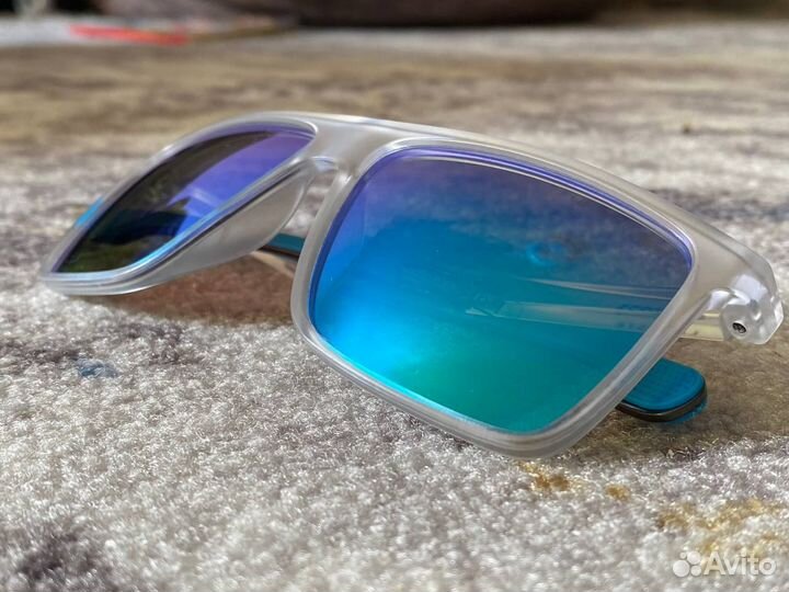 Солнцезащитные очки Lacoste (Новая коллекция)