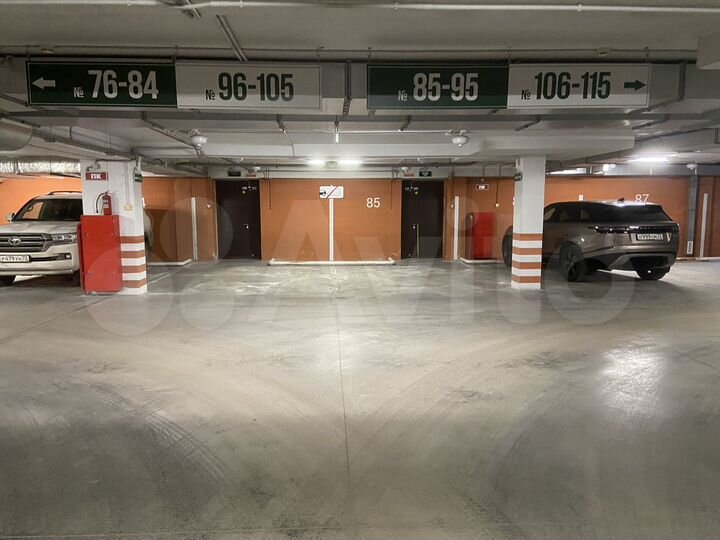 Машиноместо, > 30 м²